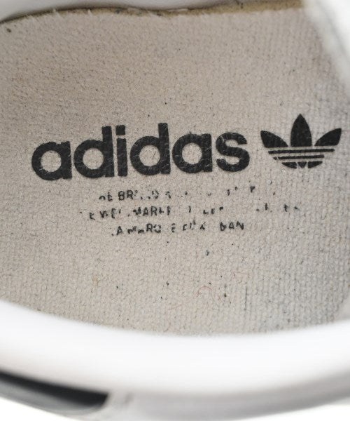 adidas รองเท้าผ้าใบ