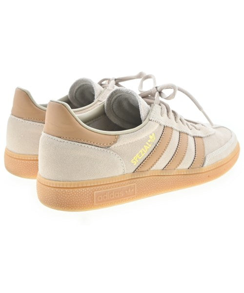 adidas รองเท้าผ้าใบ