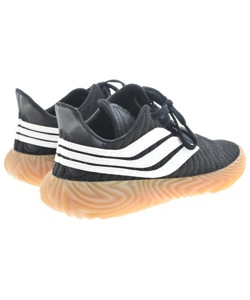 adidas รองเท้าผ้าใบ