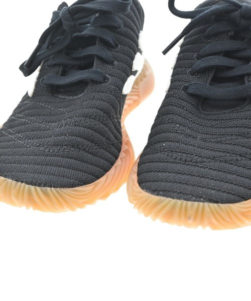 adidas รองเท้าผ้าใบ