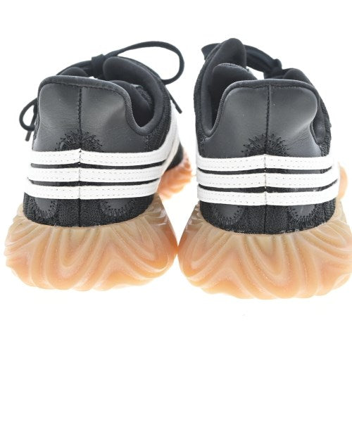adidas รองเท้าผ้าใบ