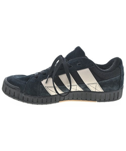 adidas รองเท้าผ้าใบ