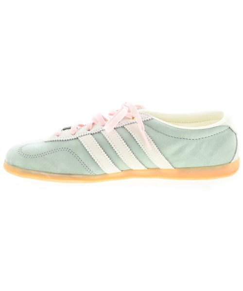 adidas รองเท้าผ้าใบ