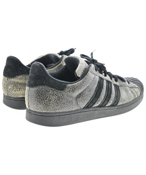 adidas รองเท้าผ้าใบ