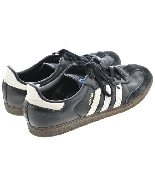adidas รองเท้าผ้าใบ