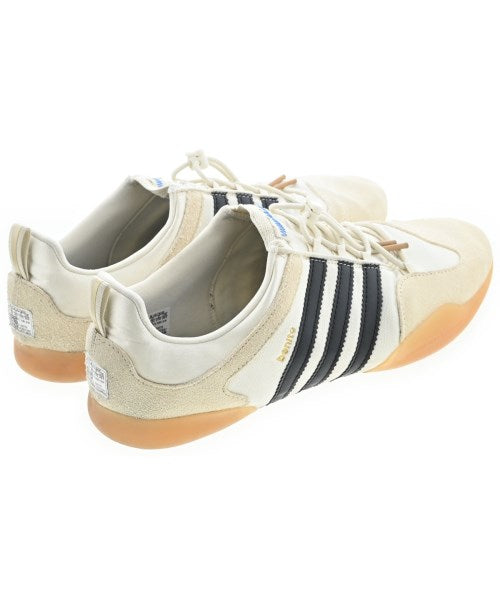 adidas รองเท้าผ้าใบ