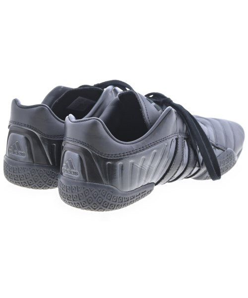 adidas รองเท้าผ้าใบ