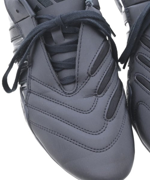 adidas รองเท้าผ้าใบ