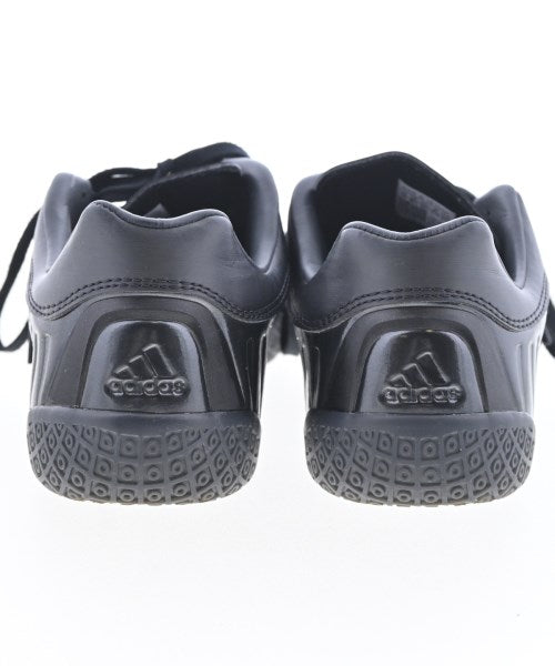 adidas รองเท้าผ้าใบ
