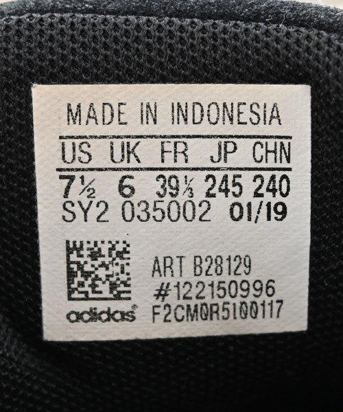 adidas รองเท้าผ้าใบ