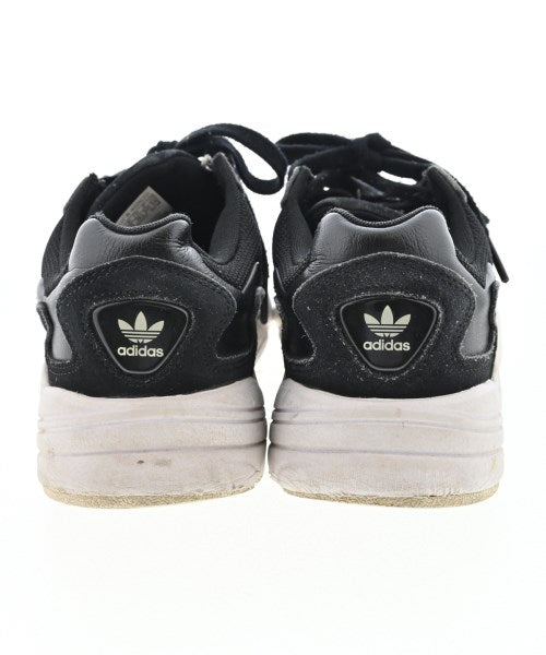 adidas รองเท้าผ้าใบ