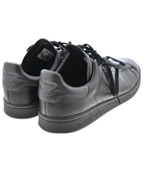 adidas รองเท้าผ้าใบ