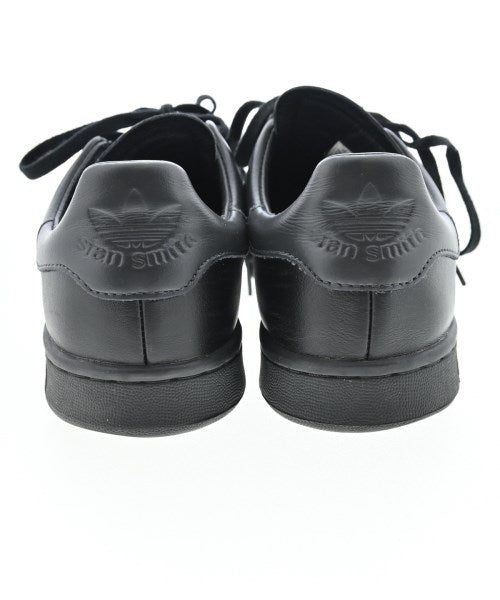 adidas รองเท้าผ้าใบ