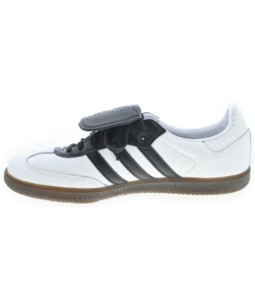 adidas รองเท้าผ้าใบ