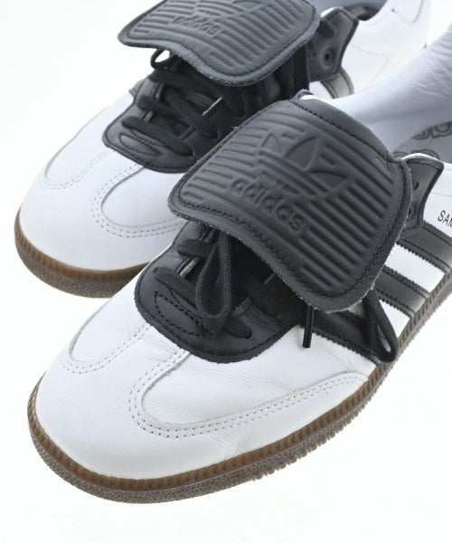 adidas รองเท้าผ้าใบ