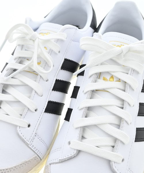 adidas รองเท้าผ้าใบ