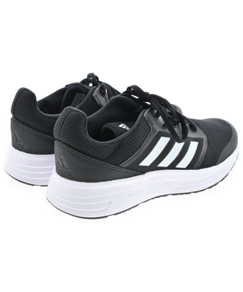 adidas รองเท้าผ้าใบ
