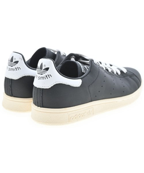 adidas รองเท้าผ้าใบ