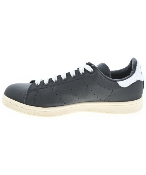 adidas รองเท้าผ้าใบ