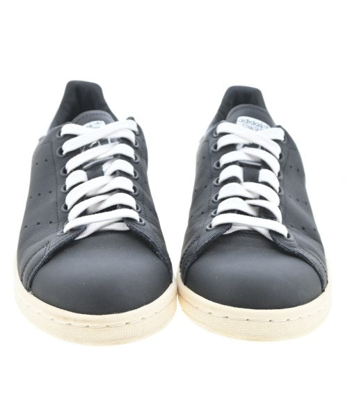 adidas รองเท้าผ้าใบ