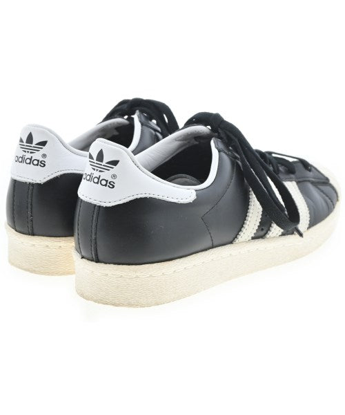 adidas รองเท้าผ้าใบ