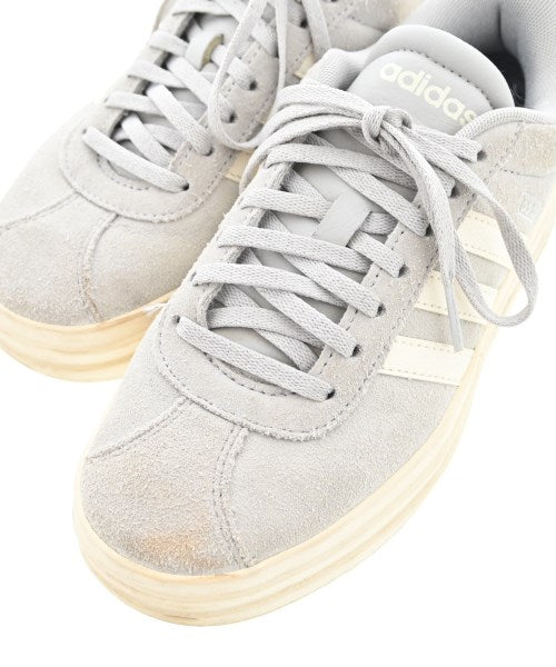 adidas รองเท้าผ้าใบ