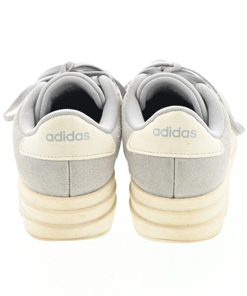 adidas รองเท้าผ้าใบ