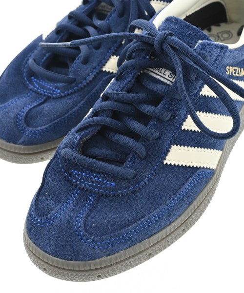 adidas รองเท้าผ้าใบ