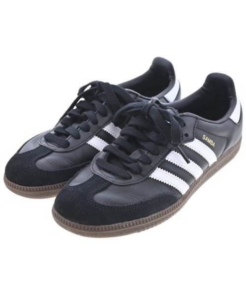 adidas รองเท้าผ้าใบ