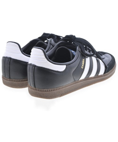 adidas รองเท้าผ้าใบ