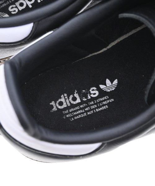 adidas รองเท้าผ้าใบ