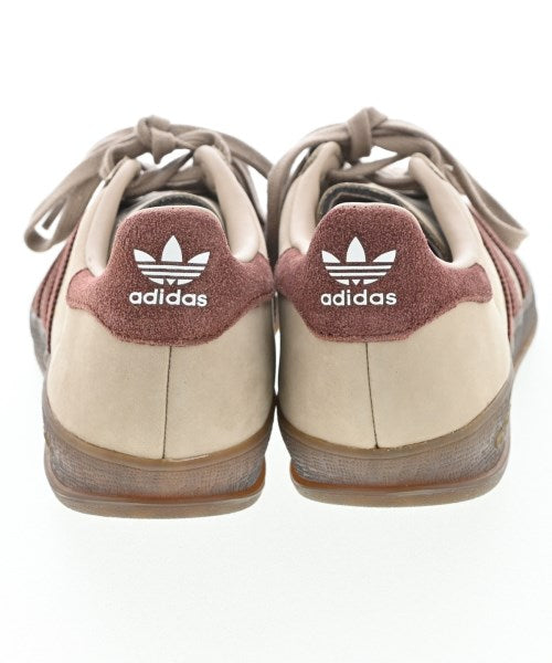 adidas รองเท้าผ้าใบ