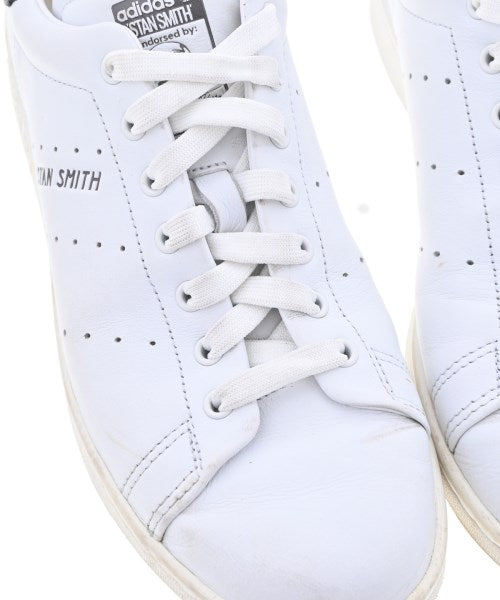adidas รองเท้าผ้าใบ