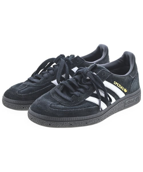 adidas รองเท้าผ้าใบ