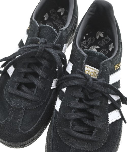 adidas รองเท้าผ้าใบ