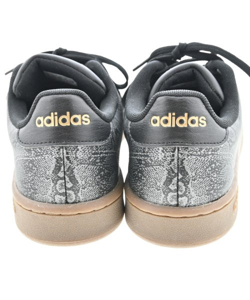 adidas รองเท้าผ้าใบ