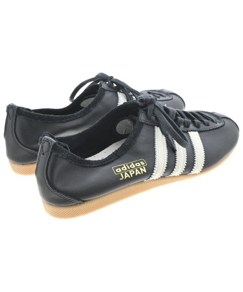 adidas รองเท้าผ้าใบ