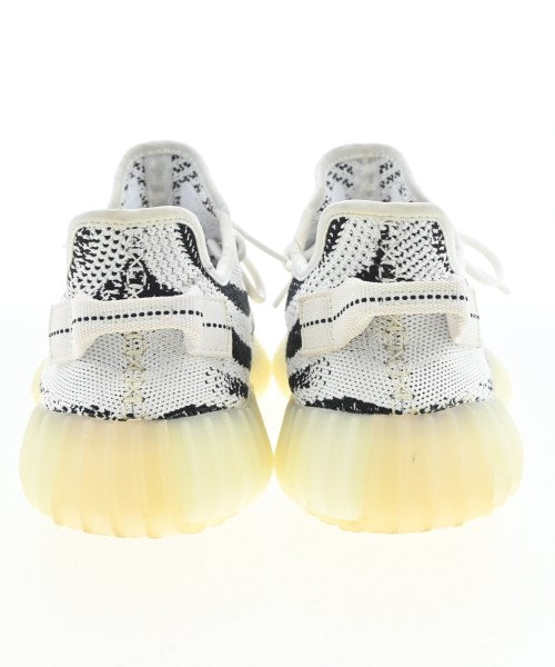 adidas รองเท้าผ้าใบ