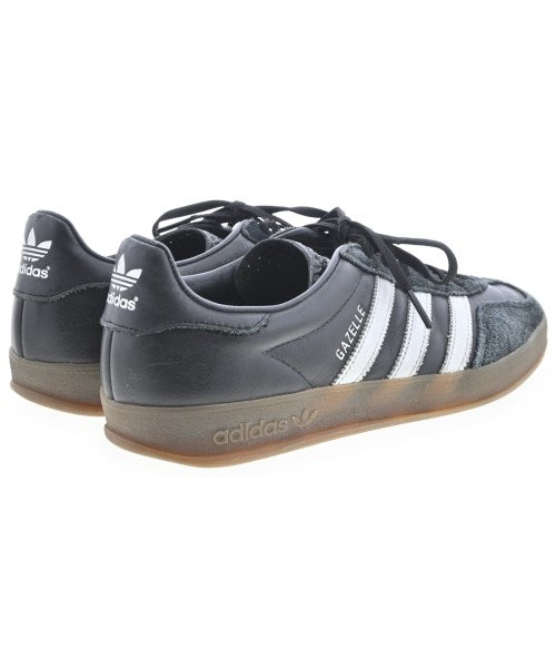 adidas รองเท้าผ้าใบ