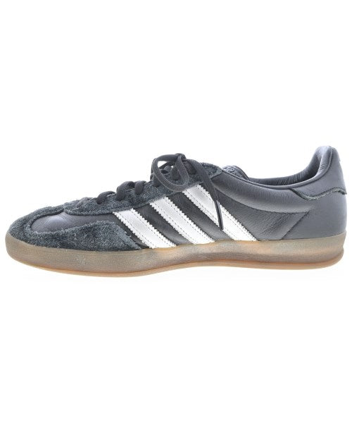 adidas รองเท้าผ้าใบ