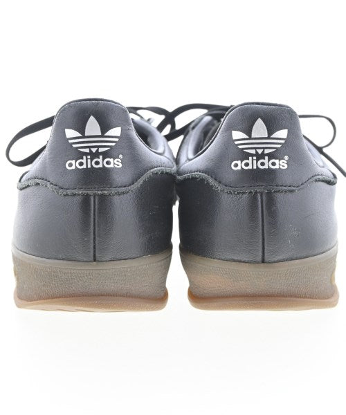adidas รองเท้าผ้าใบ