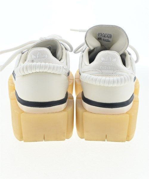adidas รองเท้าผ้าใบ