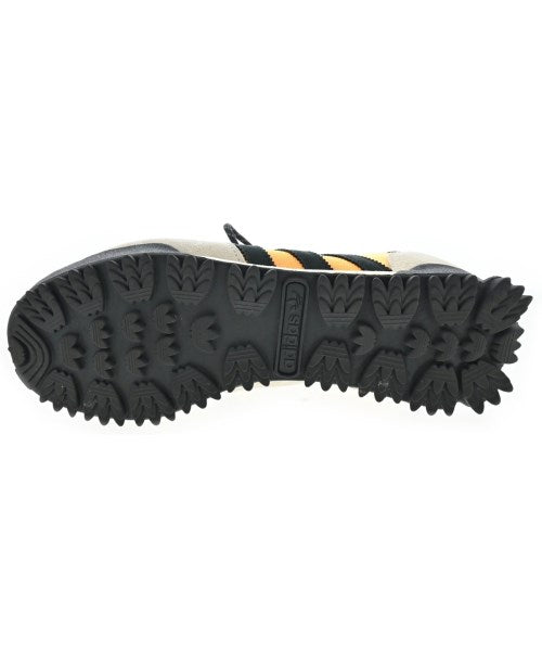 adidas รองเท้าผ้าใบ