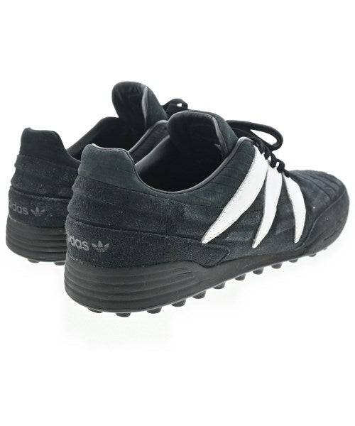 adidas รองเท้าผ้าใบ