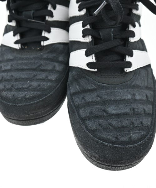 adidas รองเท้าผ้าใบ