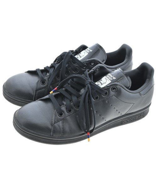adidas รองเท้าผ้าใบ