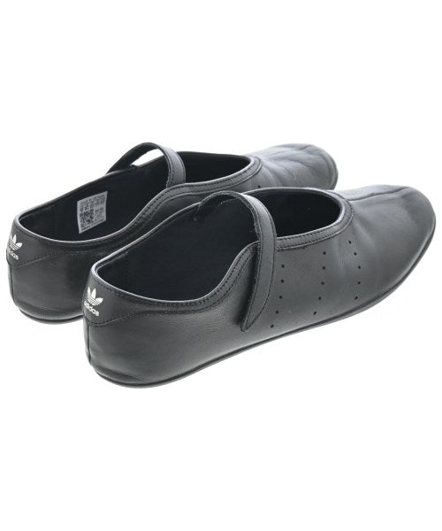 adidas รองเท้าผ้าใบ