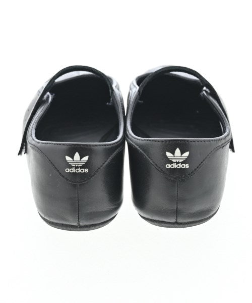 adidas รองเท้าผ้าใบ