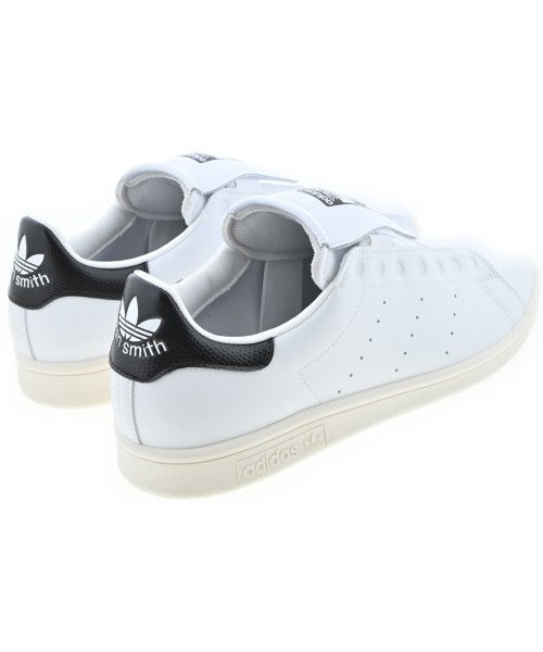 adidas รองเท้าผ้าใบ