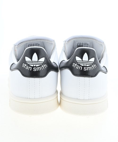adidas รองเท้าผ้าใบ